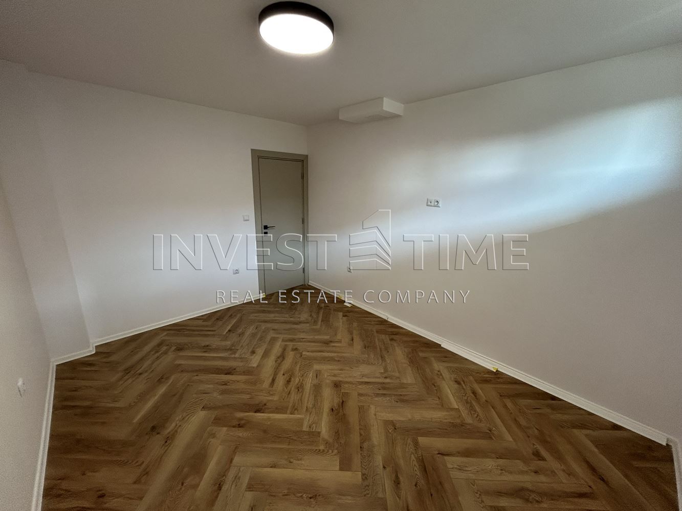 Едностаен, ремонтиран и завършен „ДО КЛЮЧ“ в кв. Възраждане - Агенция за недвижими имоти Варна - Invest Time