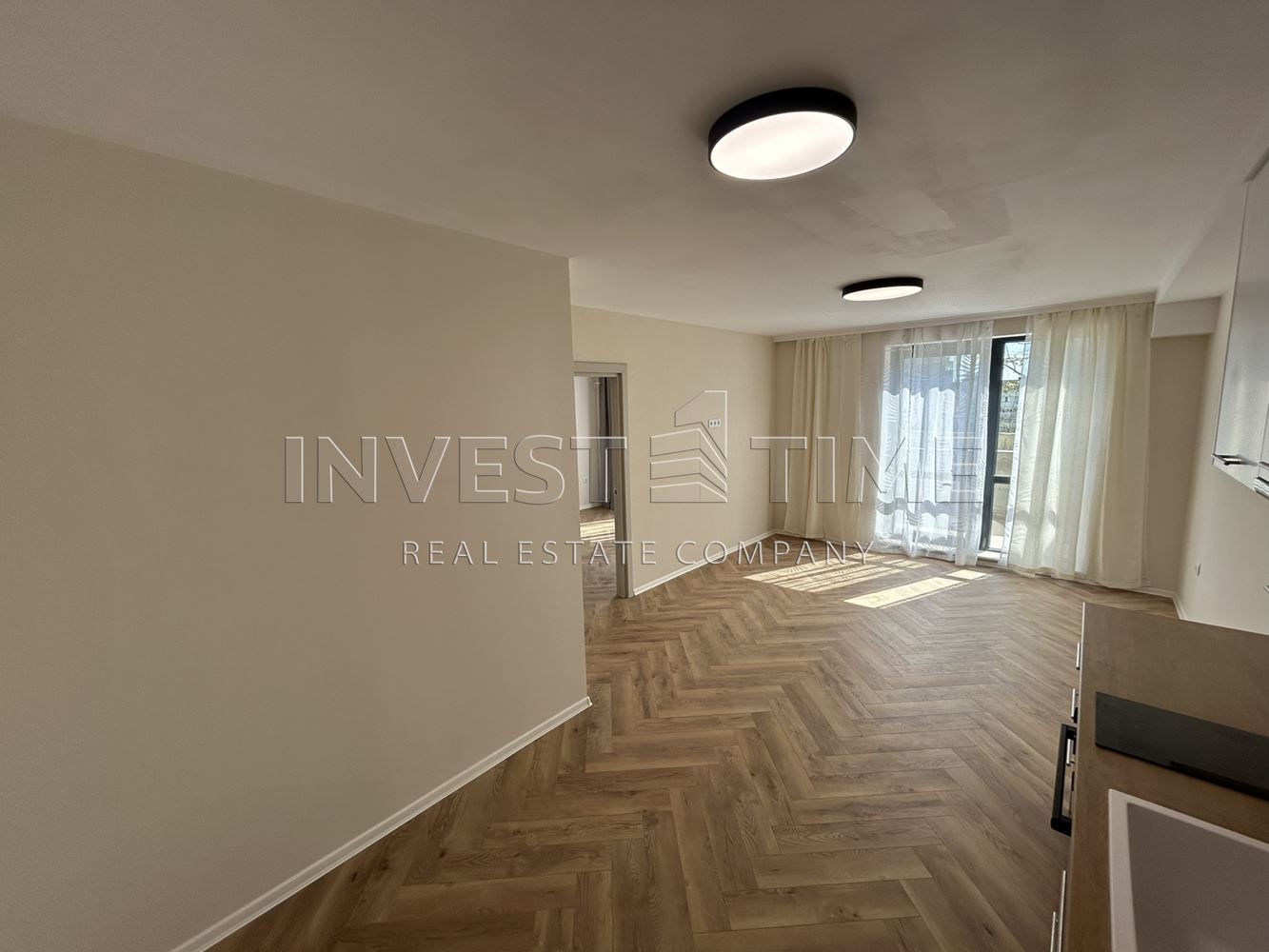 Тристаен апартамен завършен „ДО КЛЮЧ“ в кв. Възраждане - Агенция за недвижими имоти Варна - Invest Time, имот 1