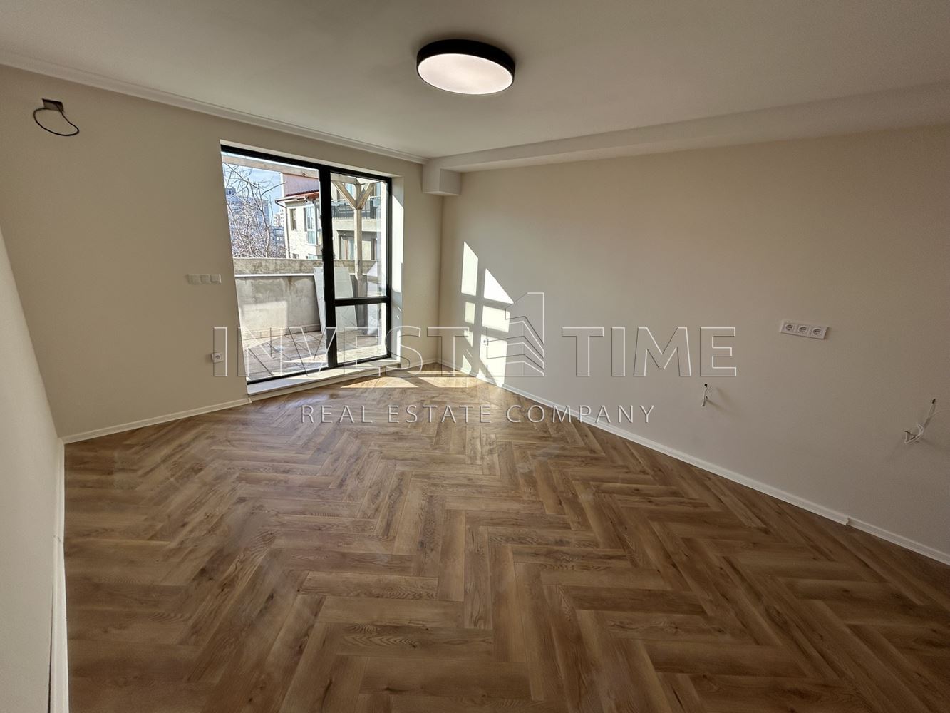 Тристаен апартамен завършен „ДО КЛЮЧ“ в кв. Възраждане - Агенция за недвижими имоти Варна - Invest Time, имот 4