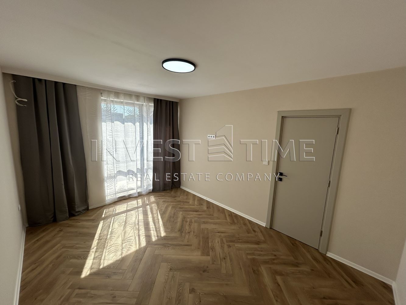 Тристаен апартамен завършен „ДО КЛЮЧ“ в кв. Възраждане - Агенция за недвижими имоти Варна - Invest Time, имот 4