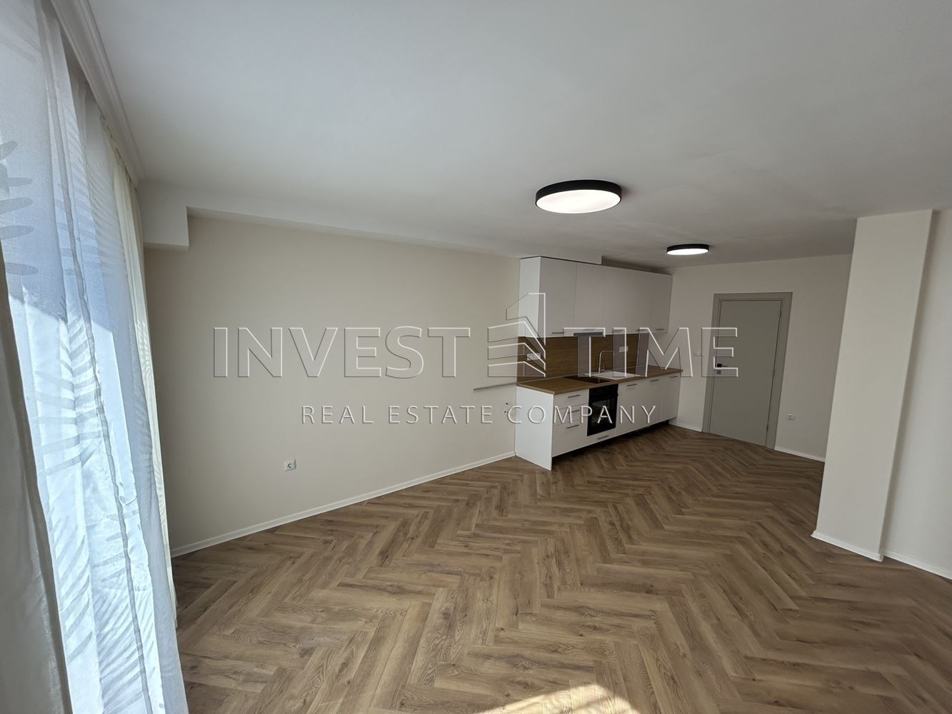 Тристаен апартамен завършен „ДО КЛЮЧ“ в кв. Възраждане - Агенция за недвижими имоти Варна - Invest Time, имот 2