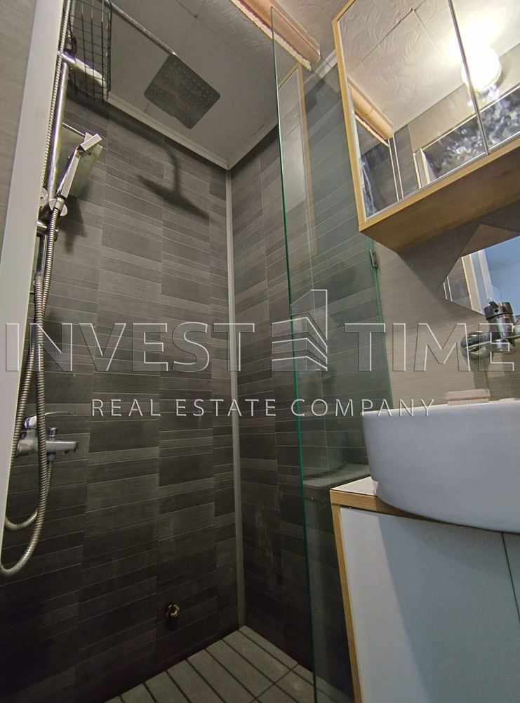 Самостоятелен двор! Малка къщичка с гараж, до Поликлиника Христо Ботев! - Агенция за недвижими имоти Варна - Invest Time, имот 2