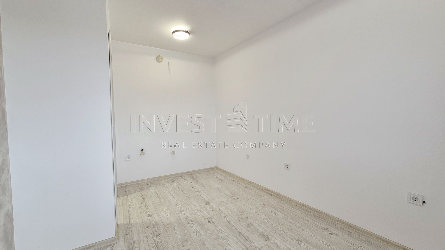 Двустаен, обзаведен апартамент в кв. Погреби - Агенция за недвижими имоти Варна - Invest Time, имот 2