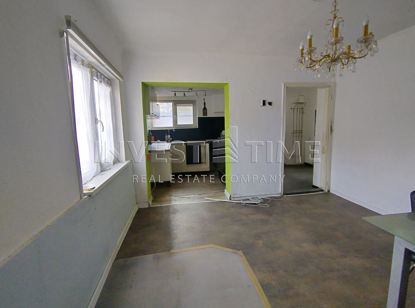 Самостоятелен двор! Малка къщичка с гараж, до Поликлиника Христо Ботев! - Агенция за недвижими имоти Варна - Invest Time, имот 3